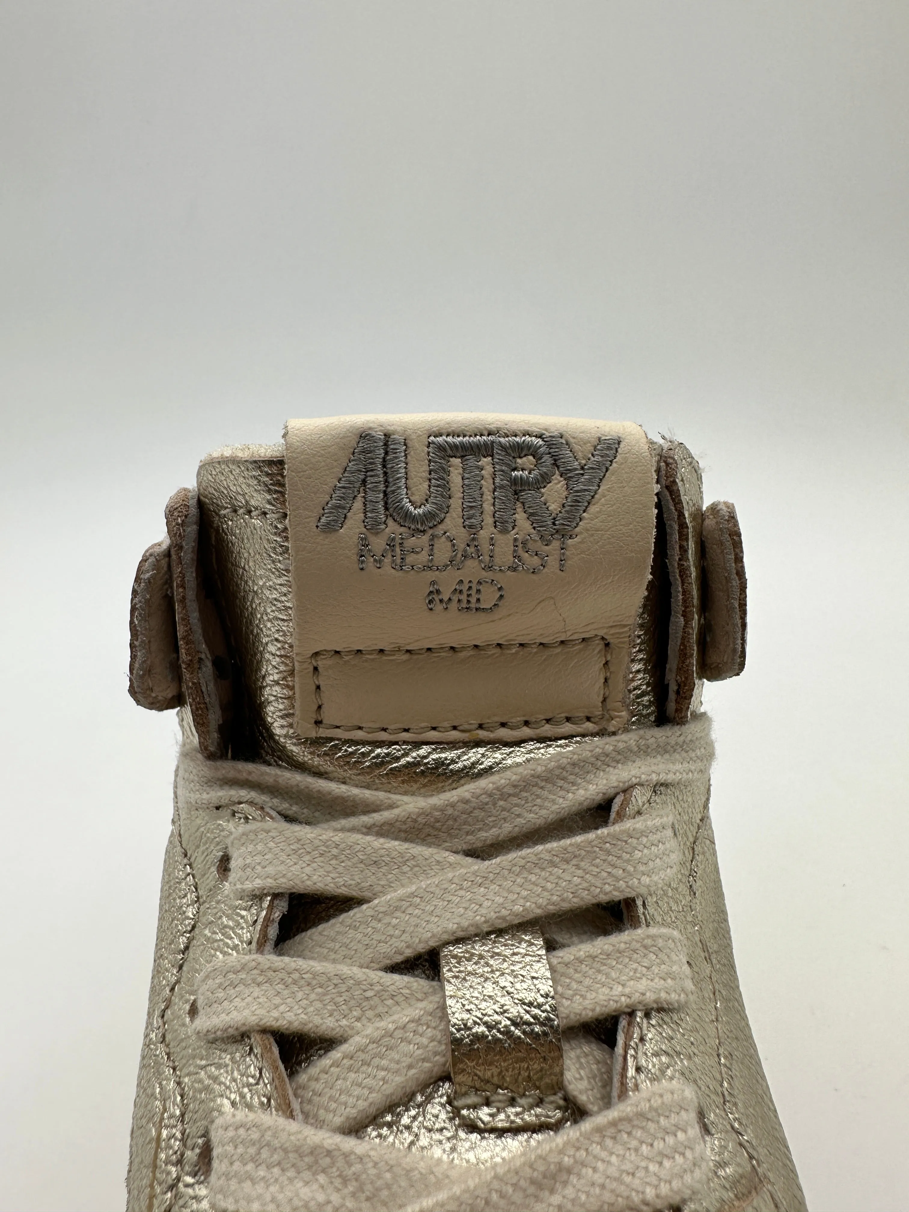 Autry Mid Sneakers