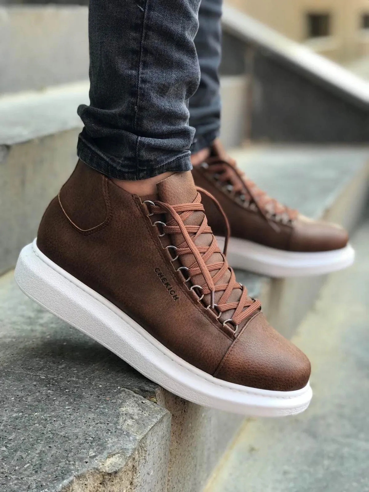 Brown Mid Top Sneaker CH258