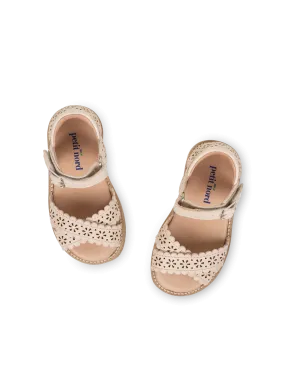 Crossover Scallop Flower - Cream