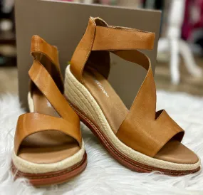Duffy Taupe Wedge