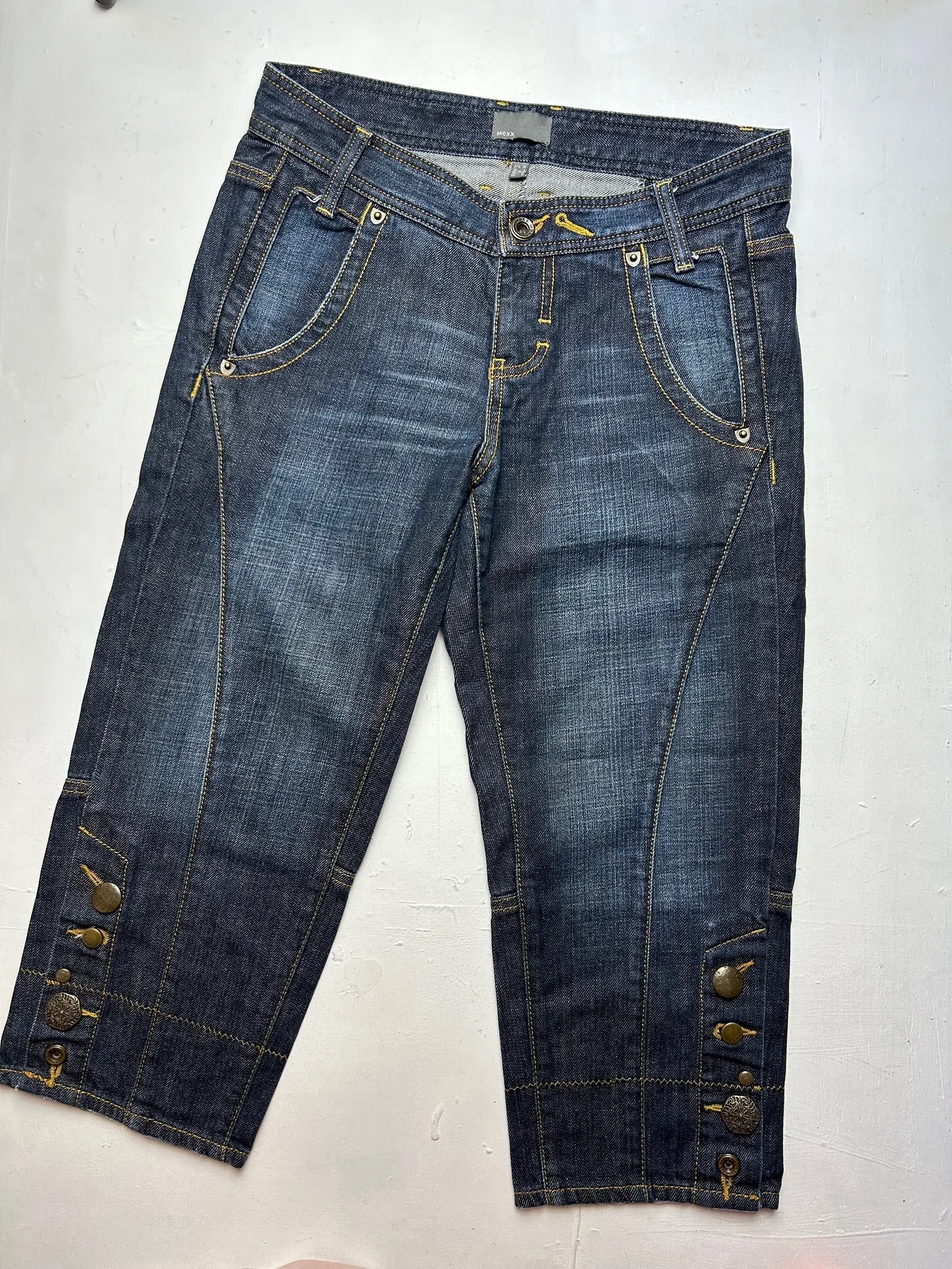 Navy blue embroidered denim capri pants (S/M)